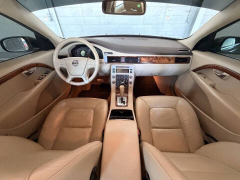 2010 Volvo V70 3.2