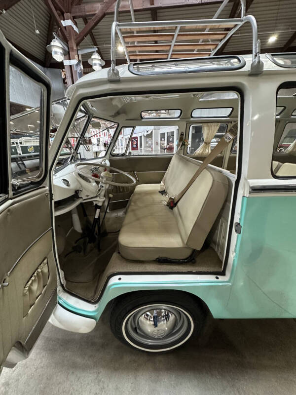 1972 Volkswagen Bus
