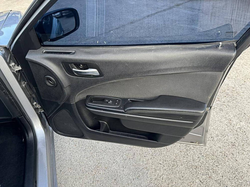 2016 Dodge Charger SE