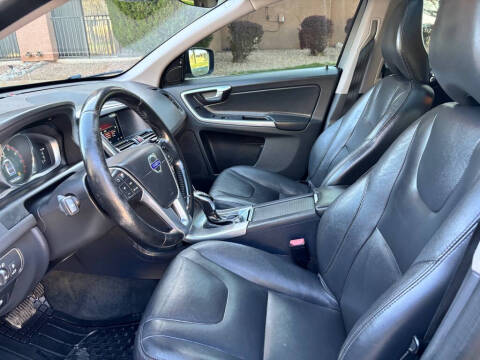 2016 Volvo XC60 T6 Drive-E Platinum