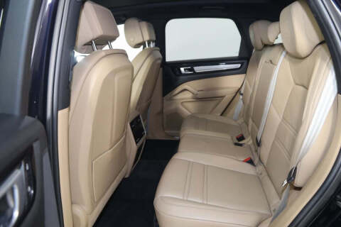 2022 Porsche Cayenne Platinum Edition