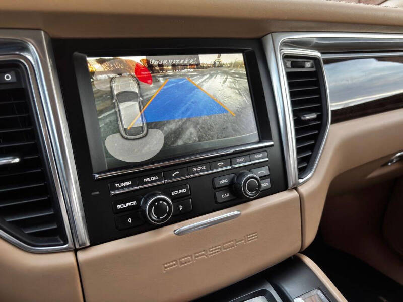 2015 Porsche Macan Turbo