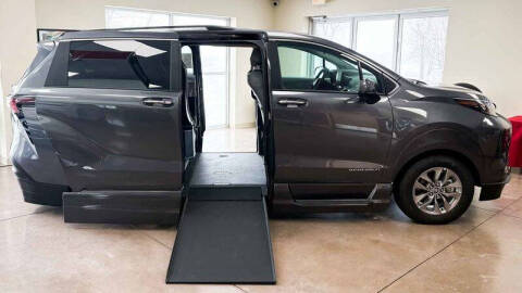 2025 Toyota Sienna XLE 7-Passenger