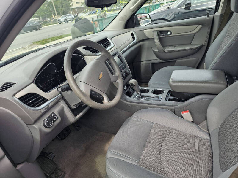 2017 Chevrolet Traverse LS