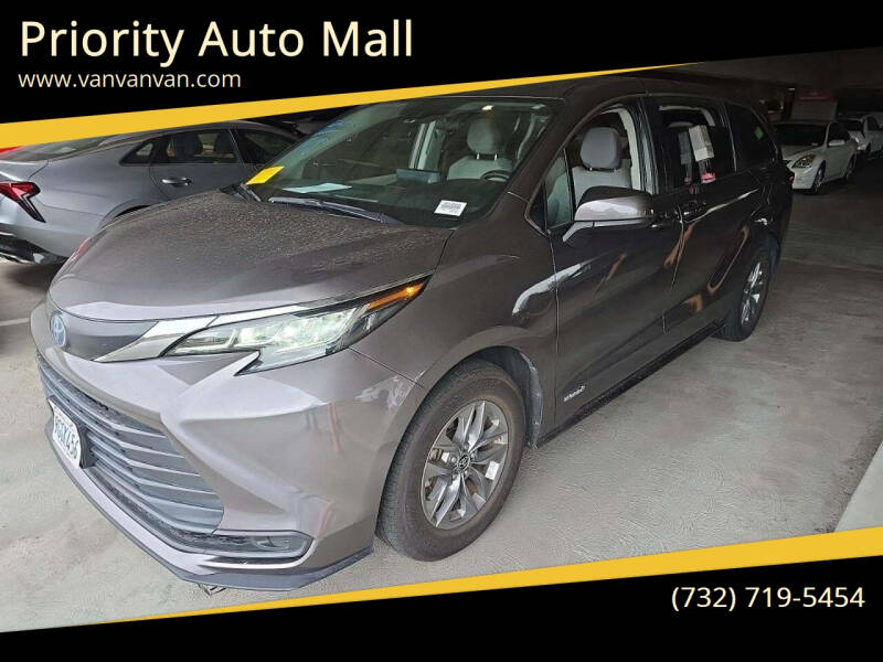 2021 Toyota Sienna LE 8-Passenger