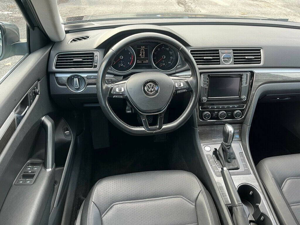 2017 Volkswagen Passat 26
