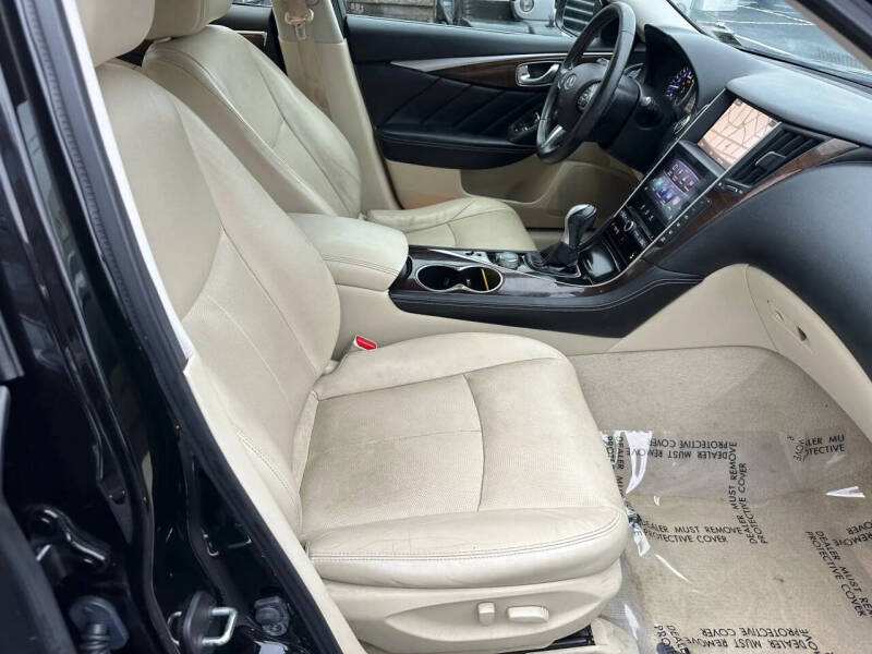 2015 Infiniti Q50 Premium