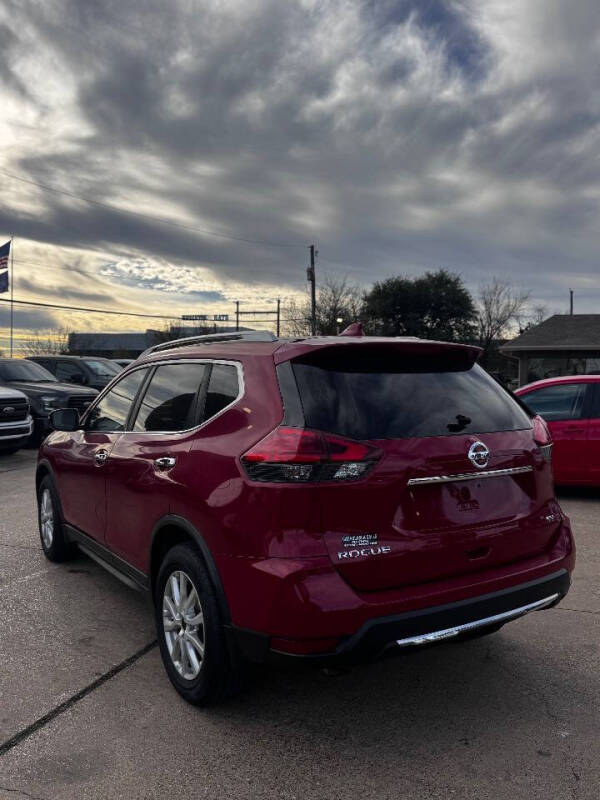 2017 Nissan Rogue SV