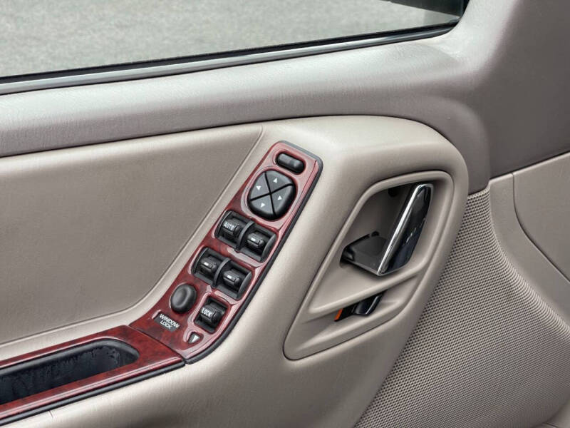 2000 Jeep Grand Cherokee Laredo