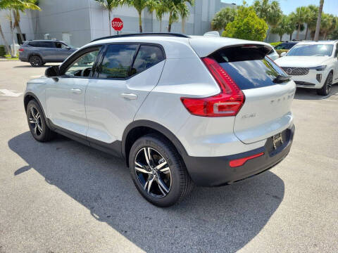2026 Volvo XC40 B4 Core