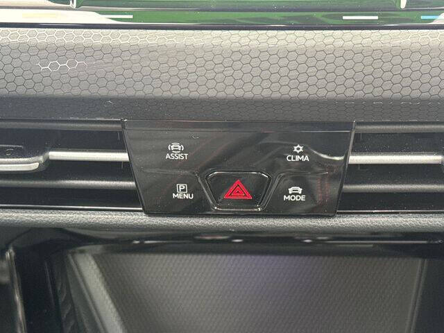 2024 Volkswagen Golf GTI 380 SE