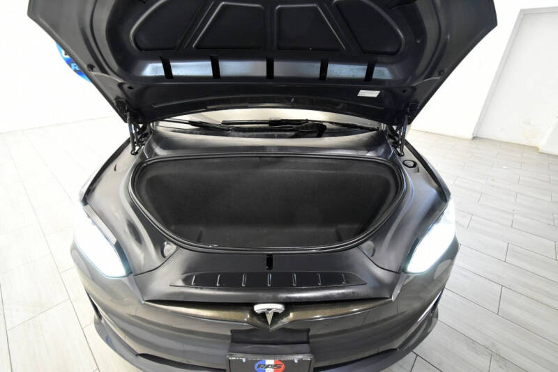 2023 Tesla Model X Standard Range