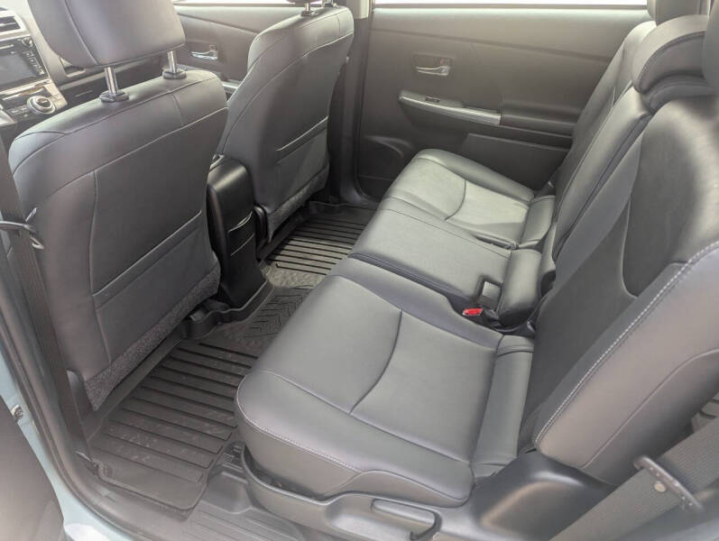 2017 Toyota Prius v Four