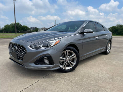 2019 Hyundai Sonata for sale at AUTO DIRECT Bellaire in Houston TX