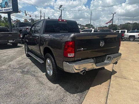 2017 RAM 1500 SLT