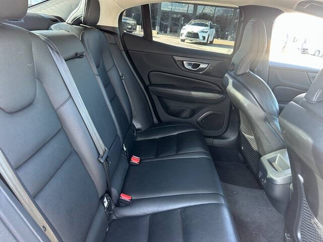 2024 Volvo S60 B5 Plus Dark Theme