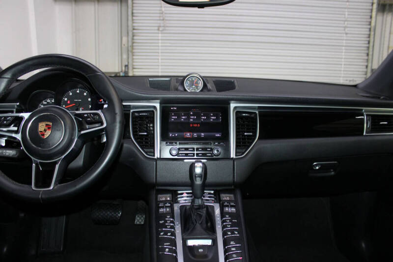 2017 Porsche Macan