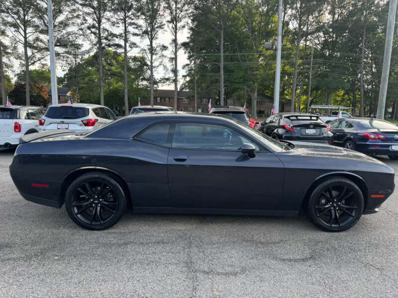 2017 Dodge Challenger SXT