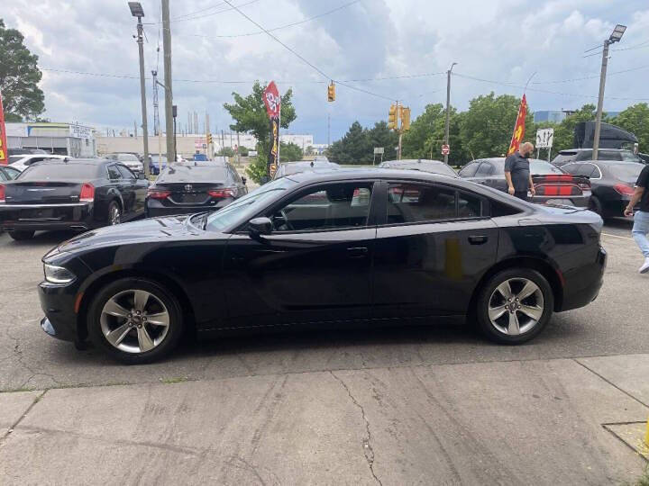 2017 Dodge Charger SXT