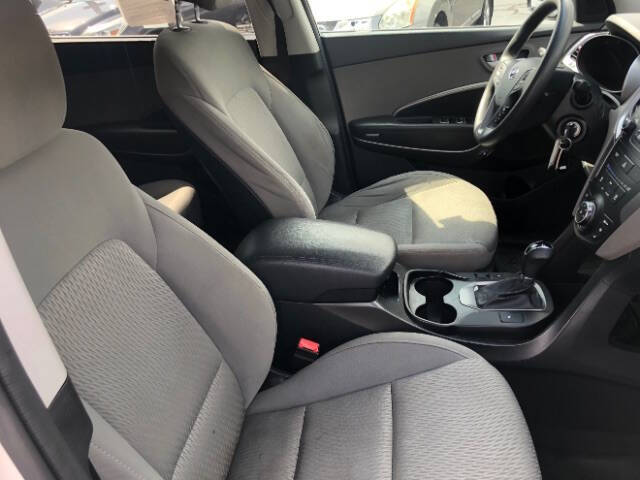 2016 Hyundai Santa Fe SE