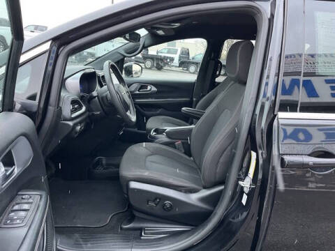 2022 Chrysler Pacifica Touring