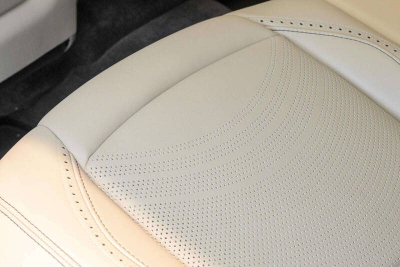 2023 Aston Martin DBX