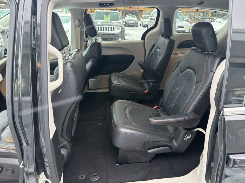 2018 Chrysler Pacifica Touring L