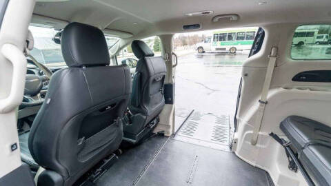 2021 Chrysler Pacifica Touring L