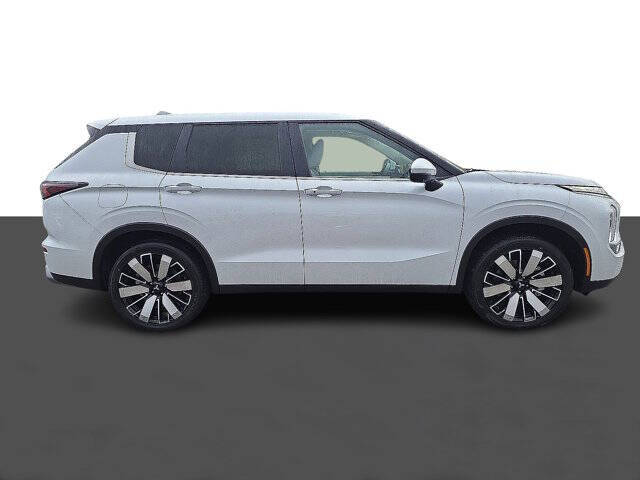 2026 Mitsubishi Outlander SE