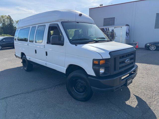 2013 Ford E-Series E-350 SD