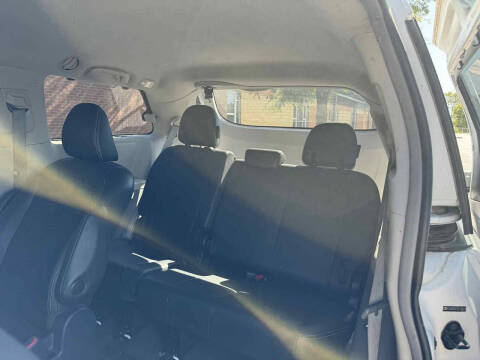 2013 Toyota Sienna SE 8-Passenger