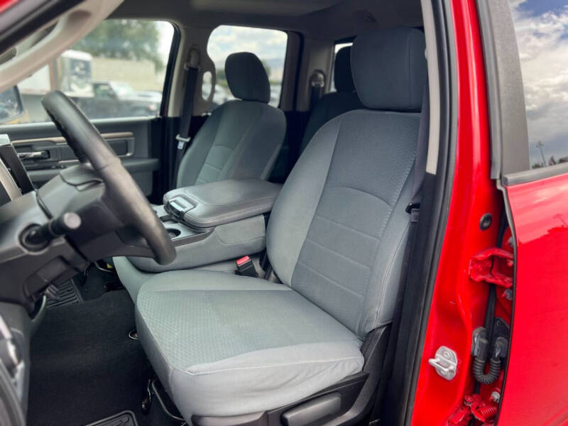 2016 RAM 1500 SLT
