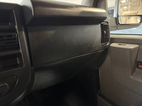 2023 GMC Savana 2500