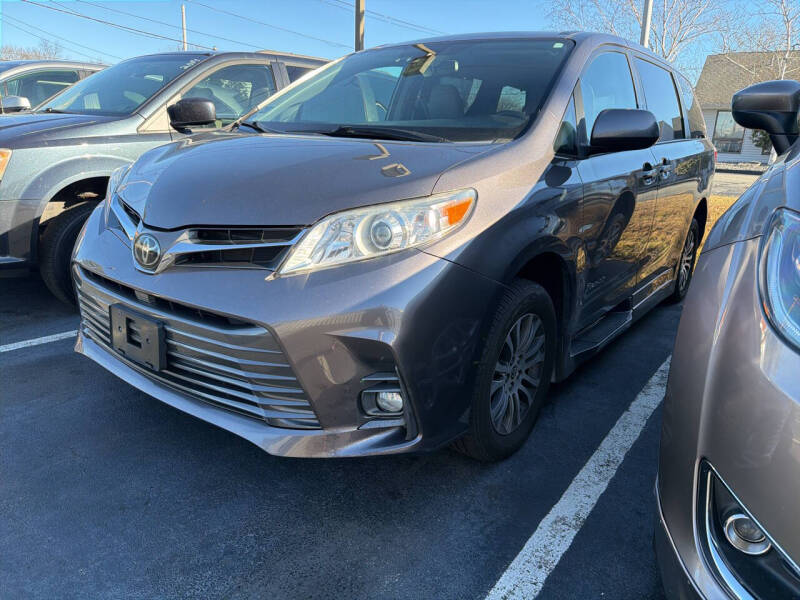 2020 Toyota Sienna XLE 8-Passenger
