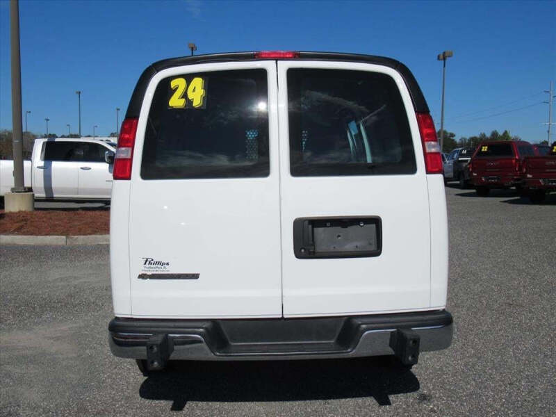 2024 Chevrolet Express 2500