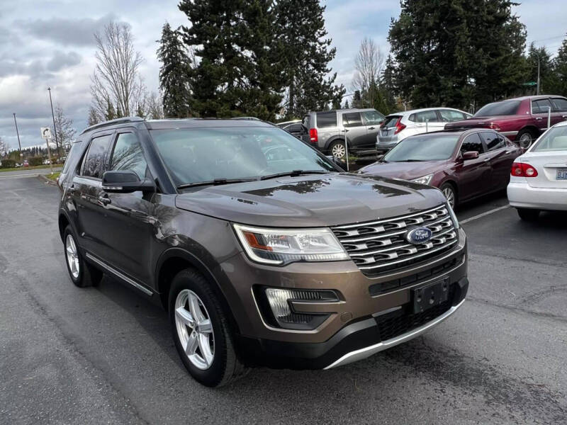 2016 Ford Explorer XLT photo 5