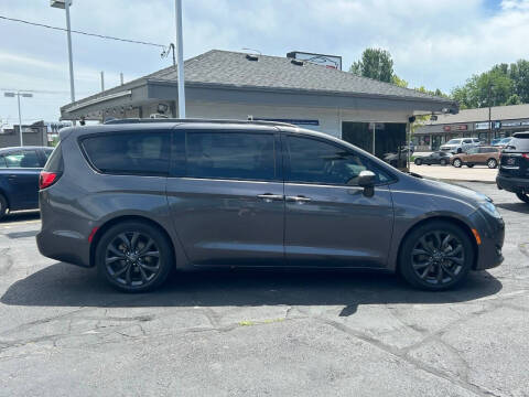 2019 Chrysler Pacifica Touring L Plus