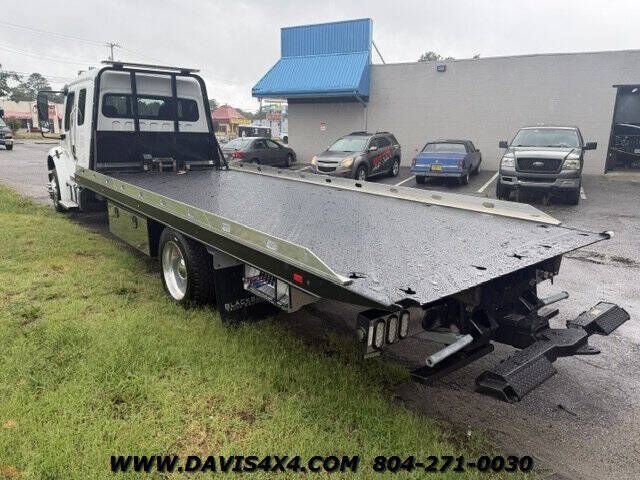 2021 Freightliner M2 106