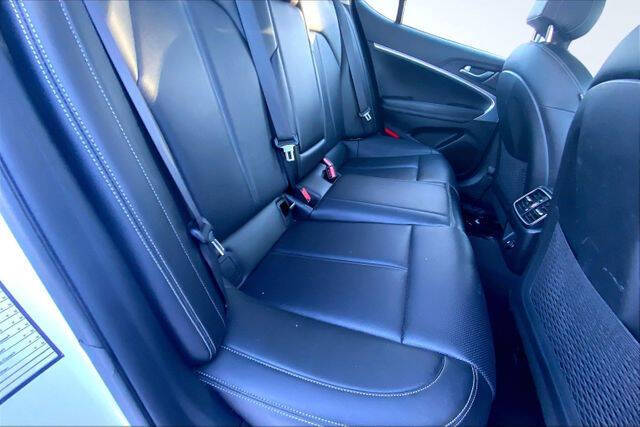 2023 Genesis G70