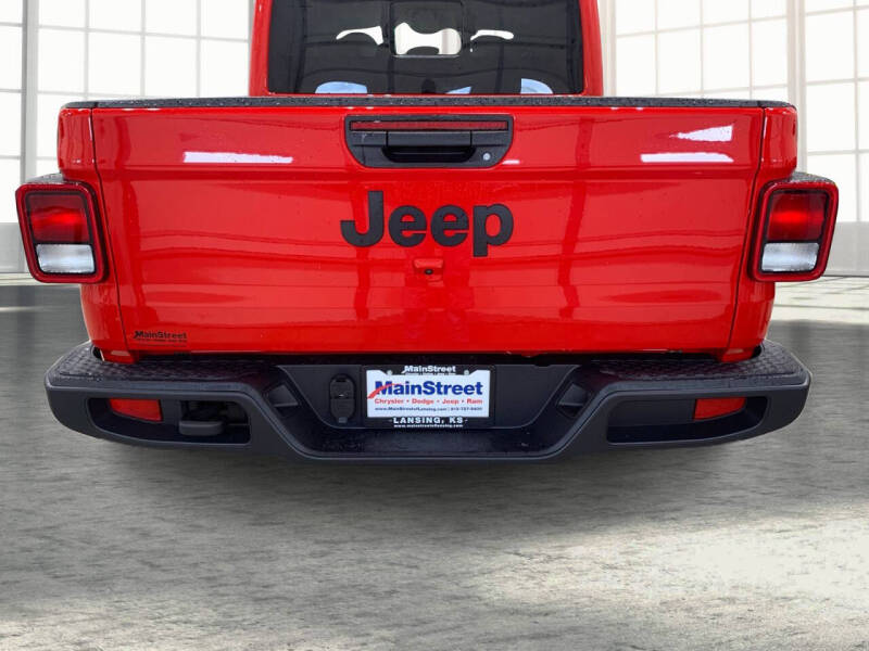2025 Jeep Gladiator NightHawk