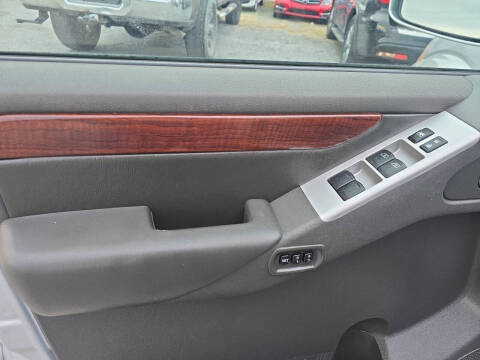 2011 Nissan Pathfinder LE