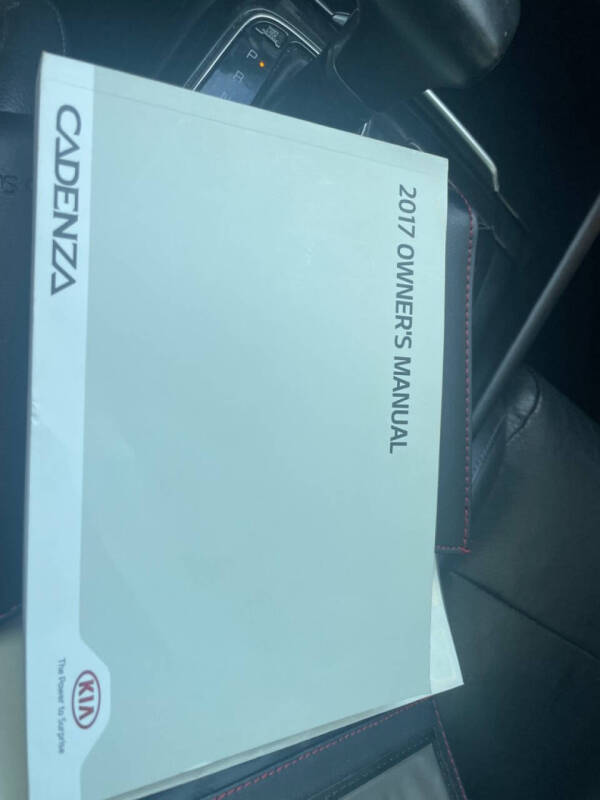 2017 Kia Cadenza Technology