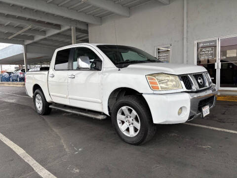 2004 Nissan Titan LE