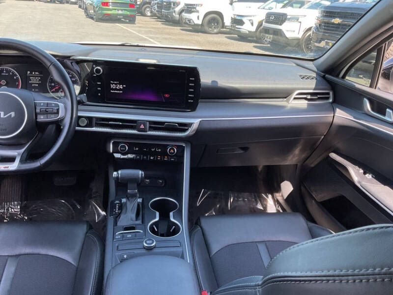 2022 Kia K5
