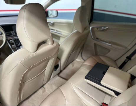 2015 Volvo XC60 T5 Drive-E Premier