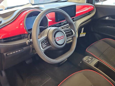 2024 FIAT 500e Inspi(RED)