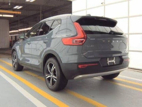2023 Volvo XC40 B5 Plus Bright Theme