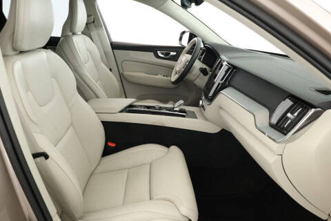 2025 Volvo XC60 T8 Ultra Dark Theme