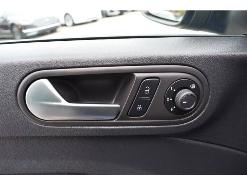 2018 Volkswagen Beetle 2.0T Coast