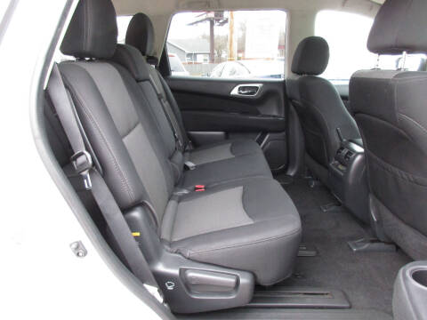 2017 Nissan Pathfinder SV